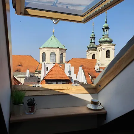 Apartamento Cozy View Location Charles Bridge Praga