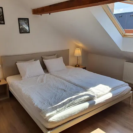 Apartamento Cozy View Location Charles Bridge Praga